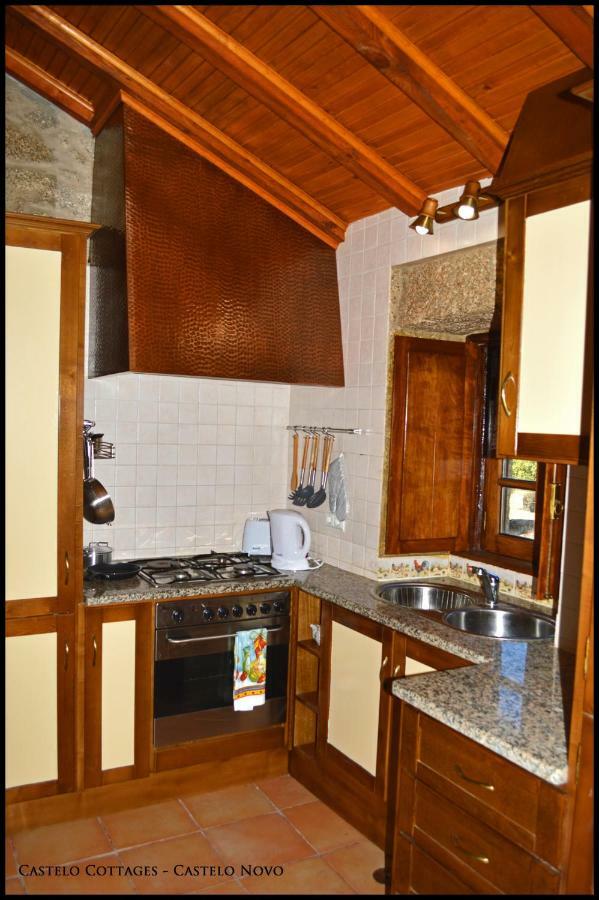 Castelo Cottages Castelo Novo Экстерьер фото